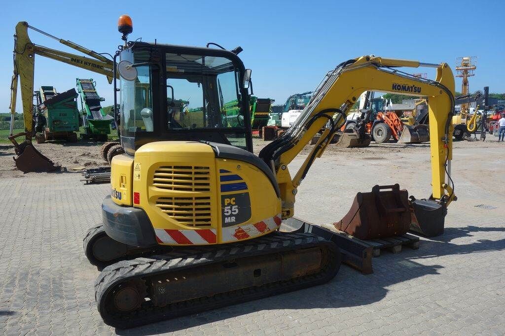 MINI EXCAVADORA