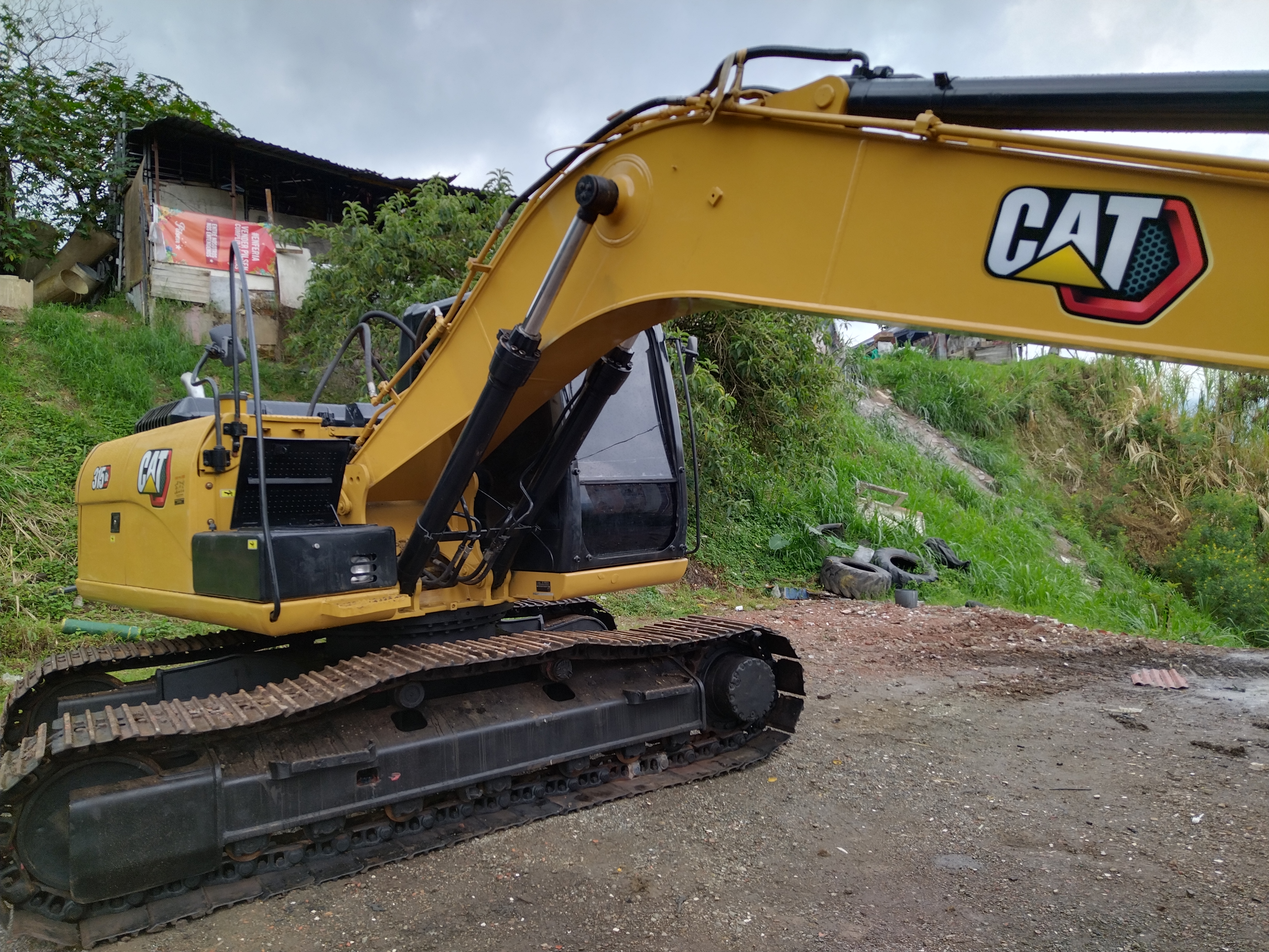 EXCAVADORA 